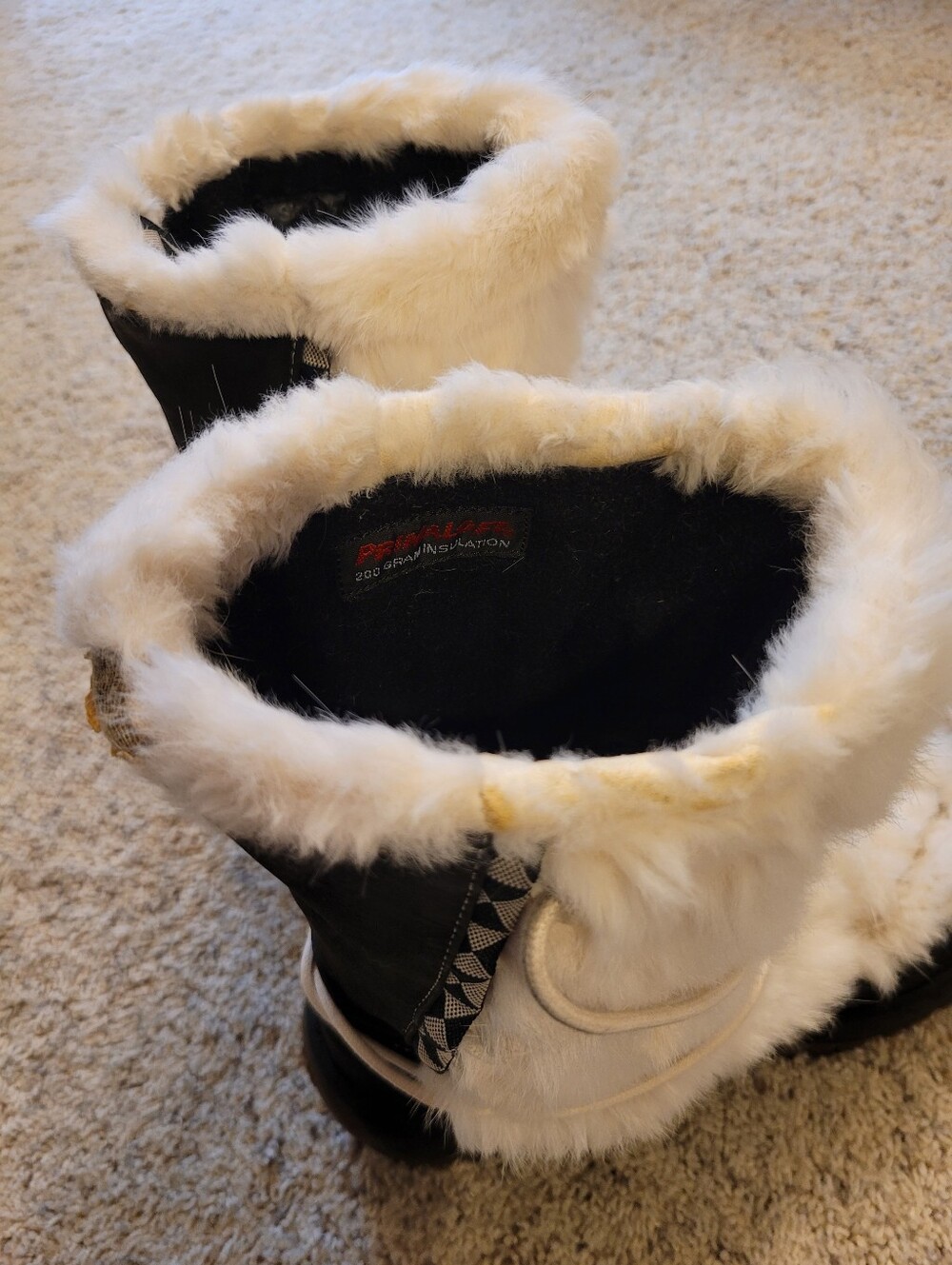 Ulu Black Suede &  Real Fur In A Cream Color waterproof Winter Boots 8 1/2 - Picture 6 of 8